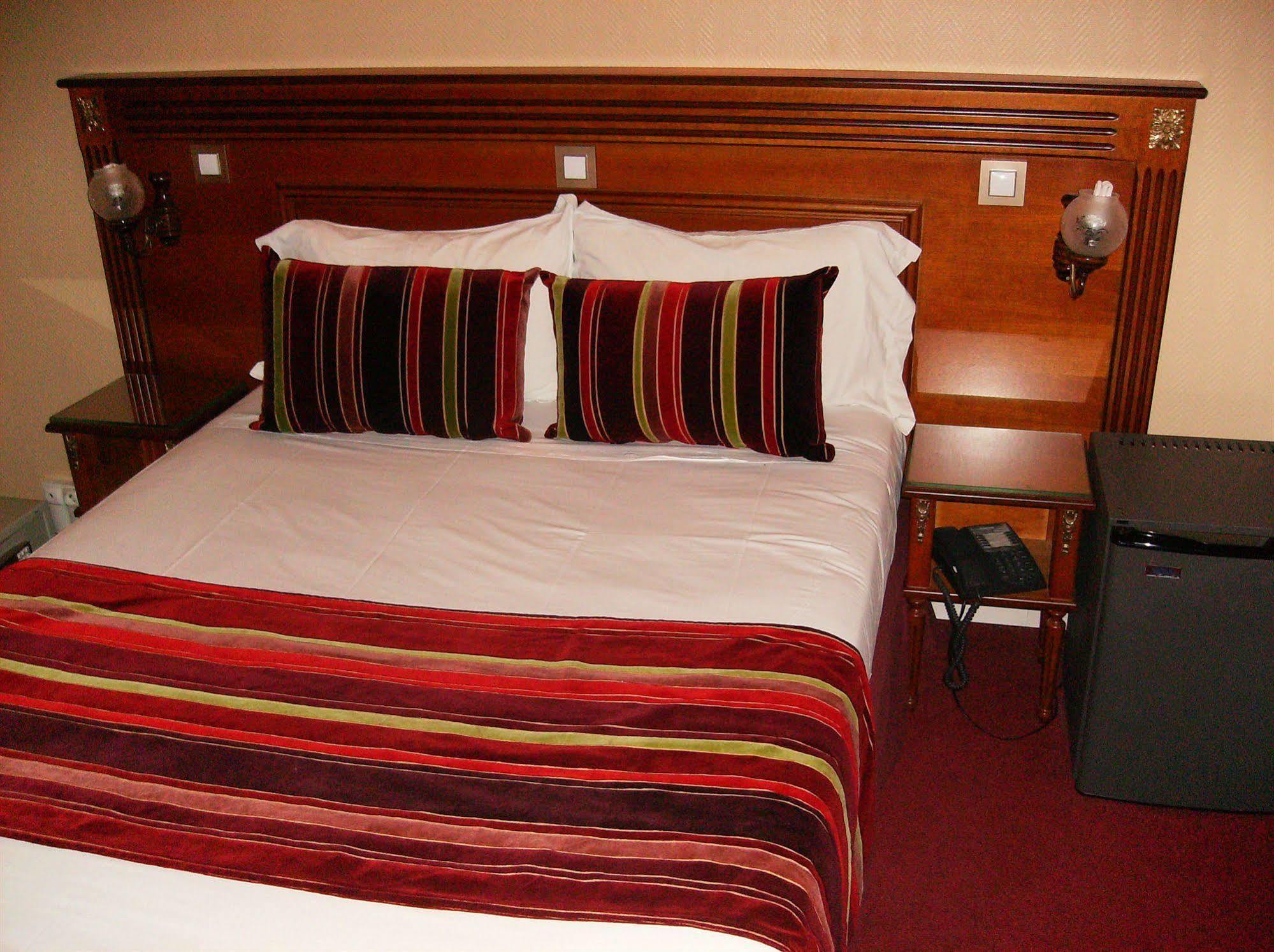 Hotel Du Val De Seine 2*